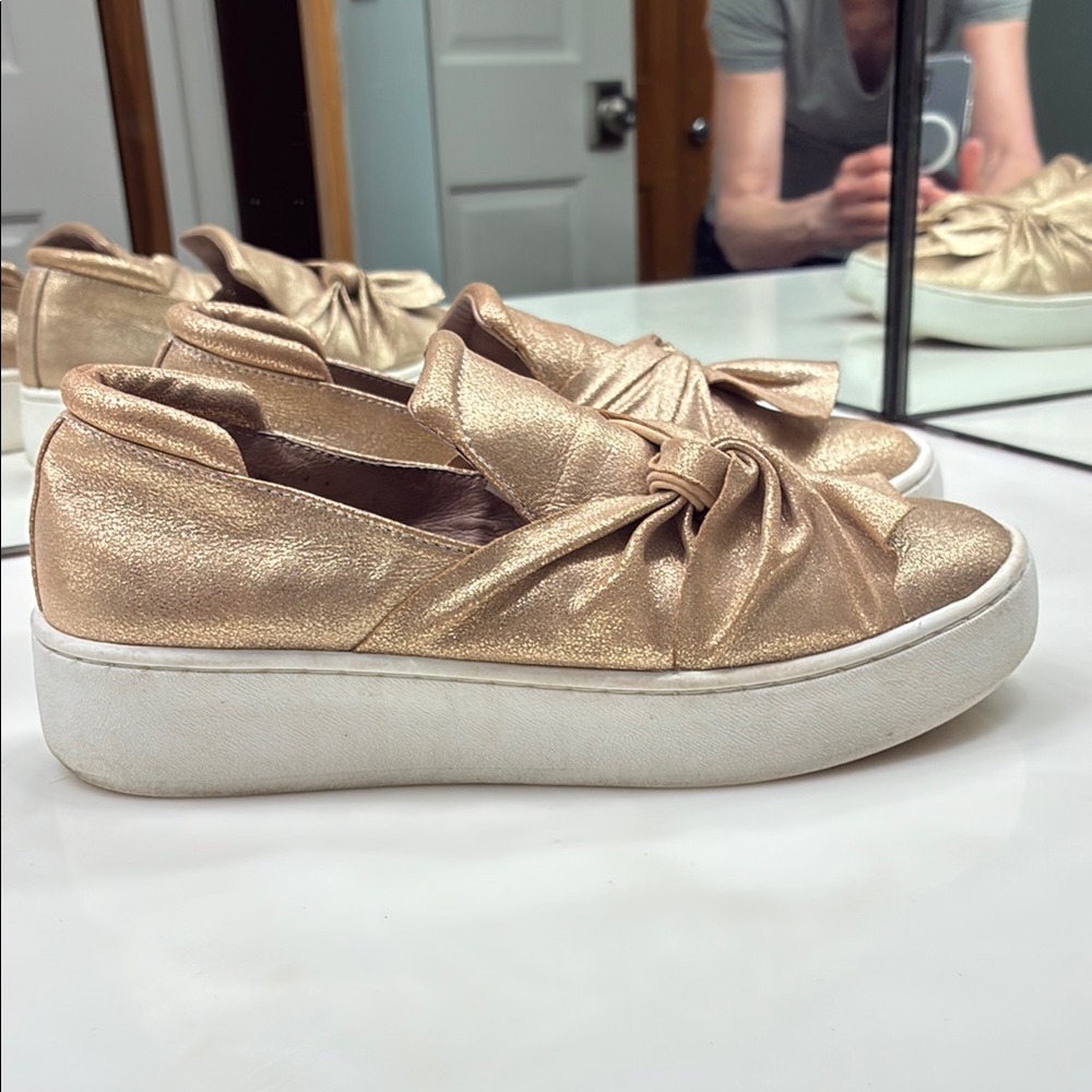 Donald J. Pliner Celeste Gold Metallic Slip-On Sneakers Size 6.5 - Picture 4 of 7